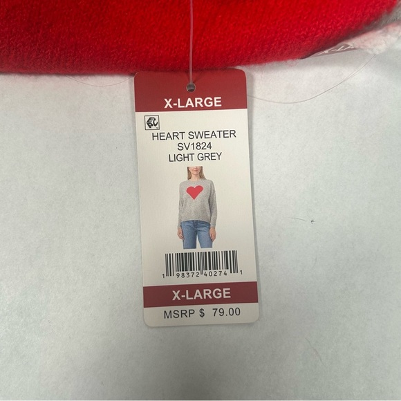 NWT Vince Camuto Light Grey Sweater with Red Heart - Picture 3 of 12